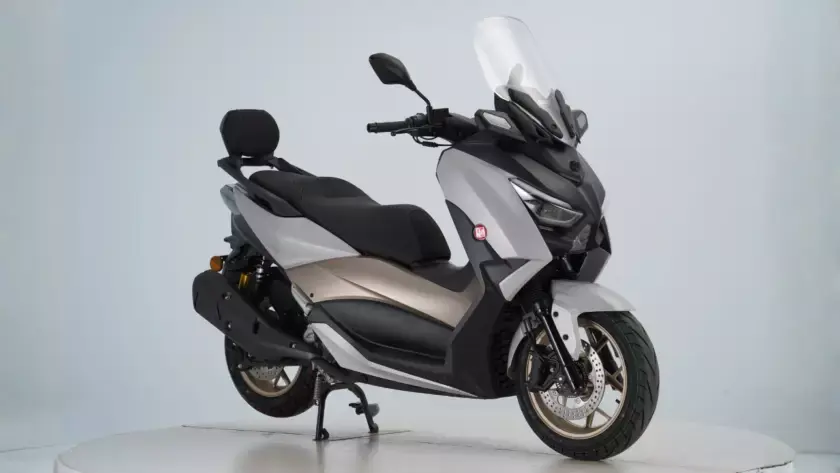 Scooter SLC Xmax GT