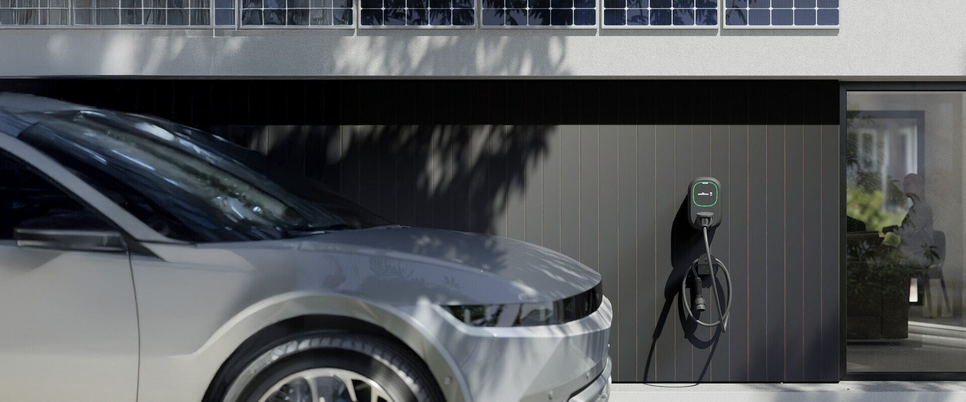 Wallbox borne de recharge intelligente VE maison solaire