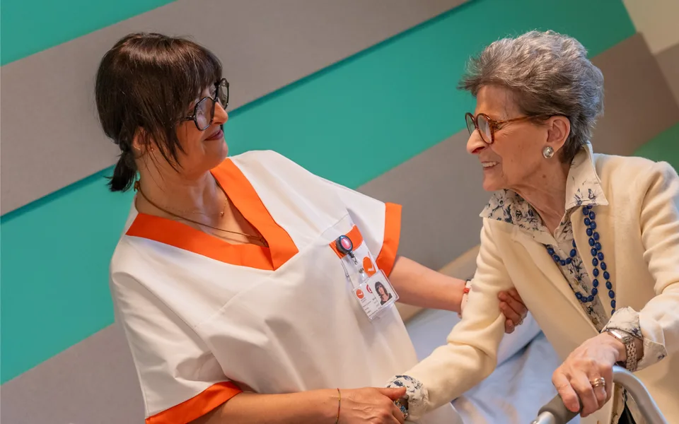 Assistenza dedicata a una persona anziana